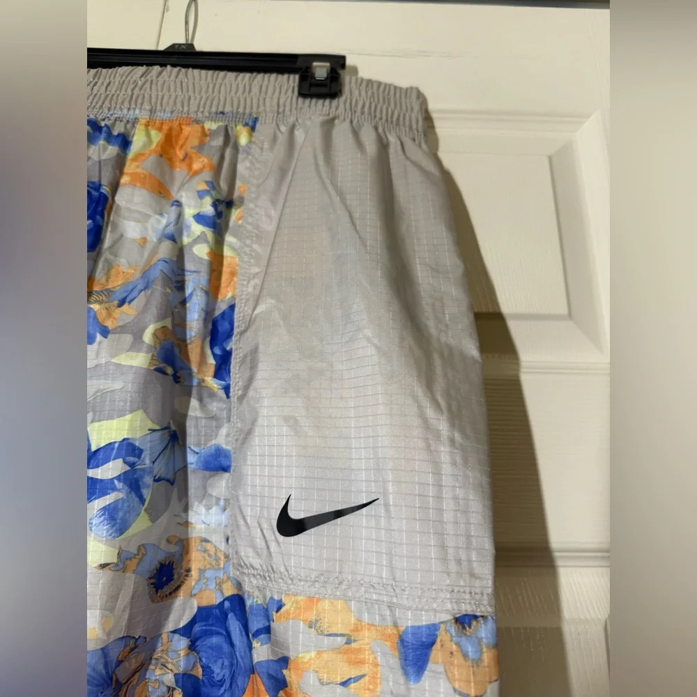 Nike gray preowned